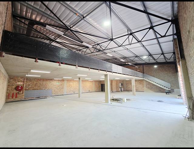 571M² WAREHOUSE TO LET IN RIVERSANDS